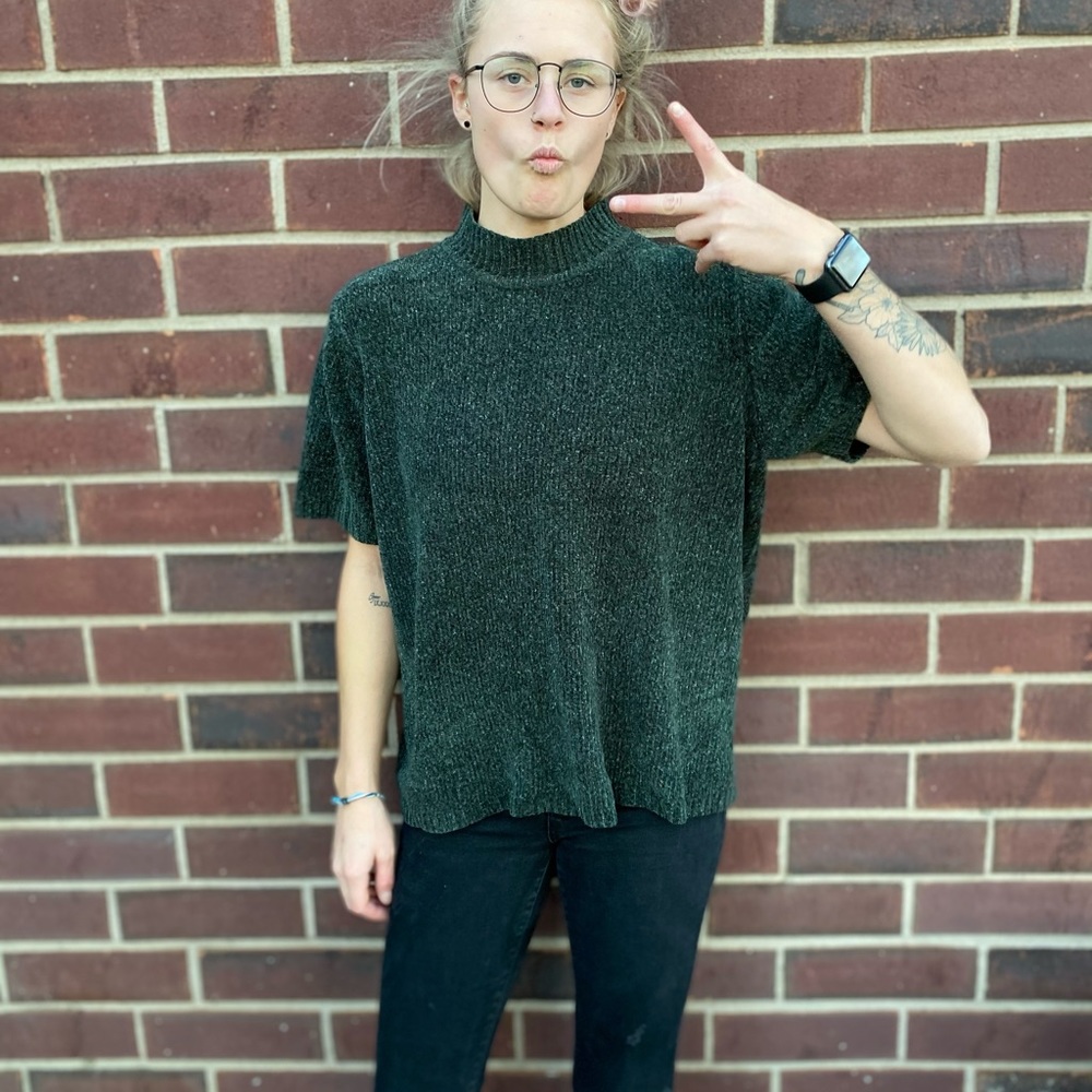 Short sleeve knit